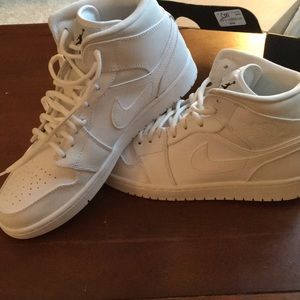 Air Jordan 1 Mid WHITE
